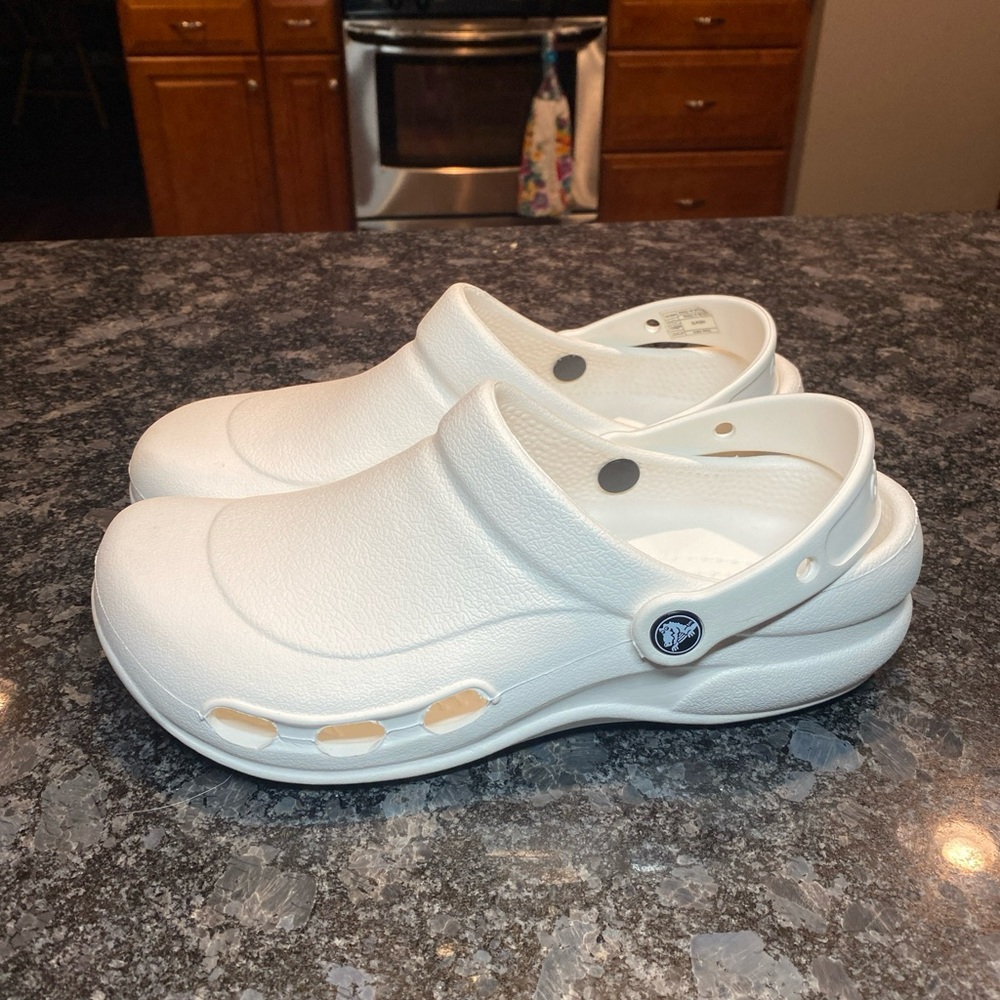 CROCS Women's White Mules